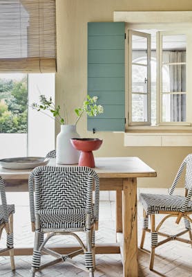 Salle à manger avec Bath Stone